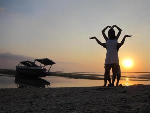 314591_10152403617240002_999329093_n